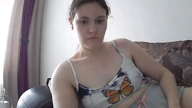 Snapshot of LanaLive chatting on July 13, 8:35 am LanaLive online show from July 13, 8:35 am