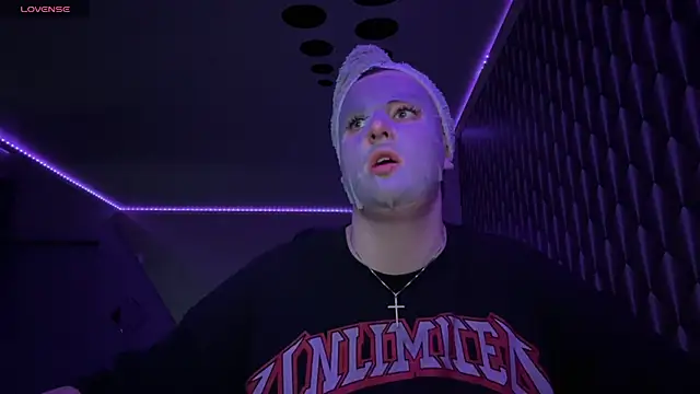 Jenny Jenn online show from January 14, 8:45 pm