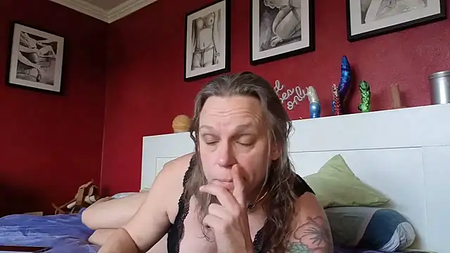 XylaPhoenix online show from February 26, 1:11 pm