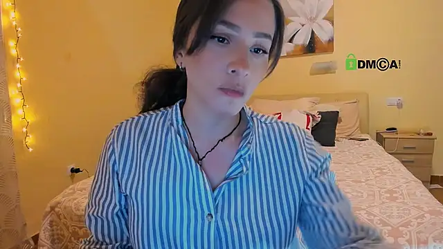 juliiaroberts online show from March 15, 3:02 am