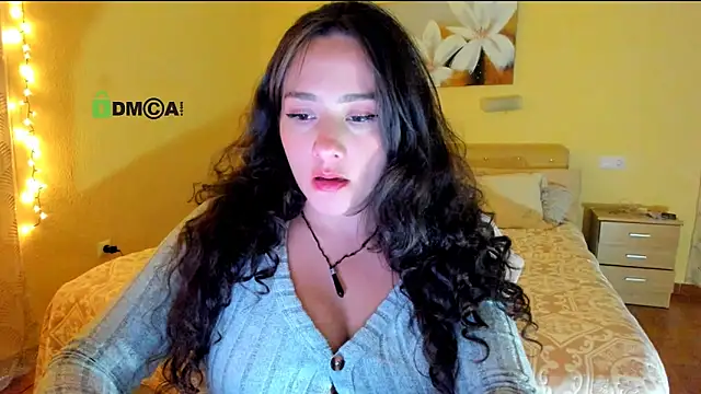 juliiaroberts online show from March 27, 8:26 am