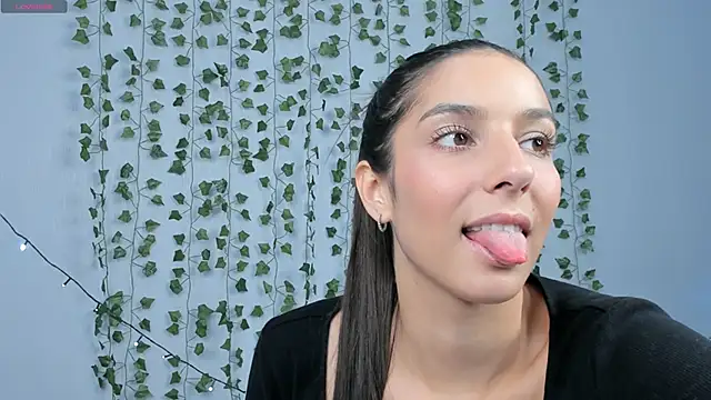 stella torres online show from January 12, 12:01 pm