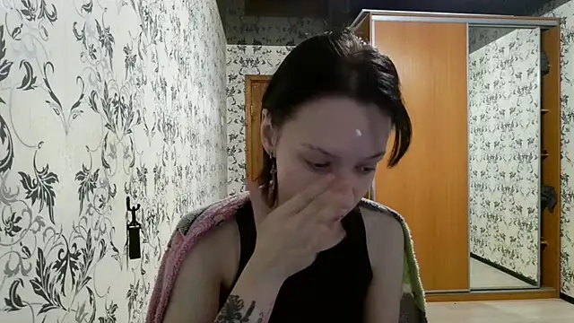 LxayBloom online show from April 16, 4:46 am