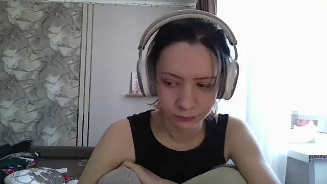 LxayBloom online show from February 25, 6:35 am