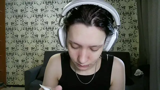 LxayBloom online show from March 8, 7:11 am