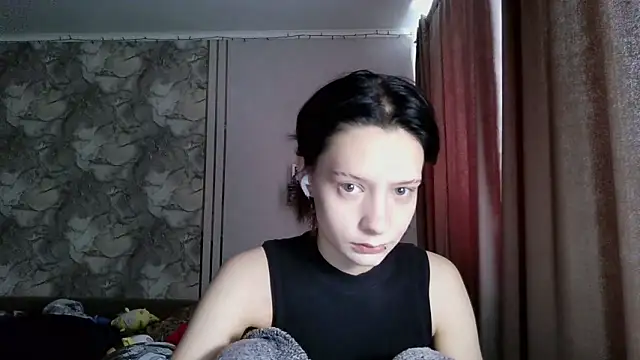 LxayBloom online show from February 16, 9:19 am