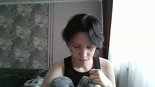 LxayBloom online show from February 10, 9:52 am