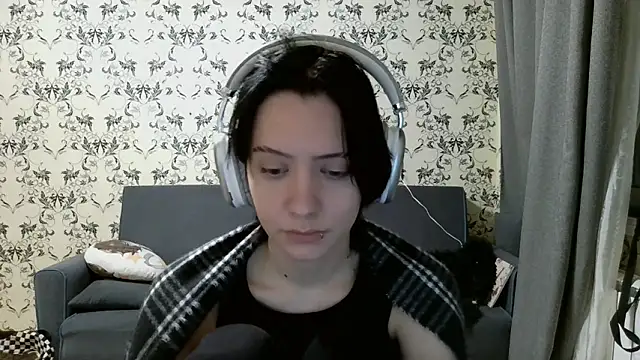 LxayBloom online show from March 9, 3:04 pm