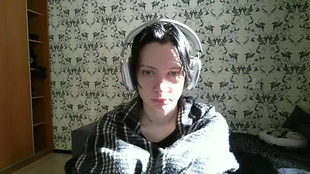 LxayBloom online show from March 10, 6:50 am