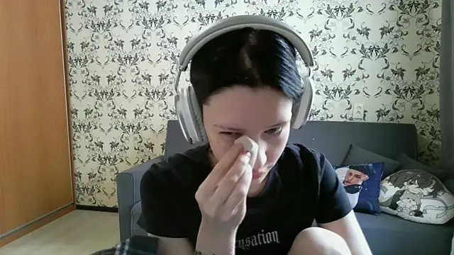 LxayBloom online show from March 5, 7:27 am