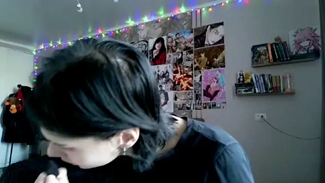 Snapshot of LxayBloom chatting on January 9, 7:48 am LxayBloom online show from January 9, 7:48 am