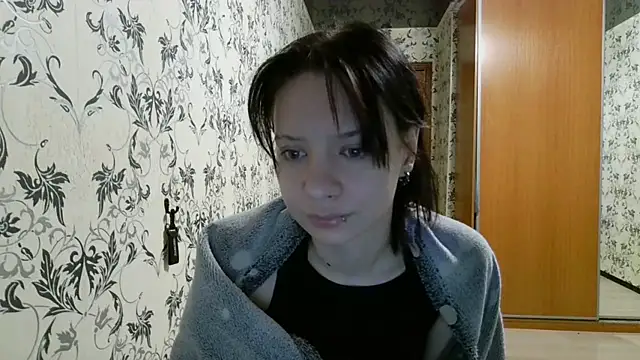 LxayBloom online show from April 17, 2:03 am