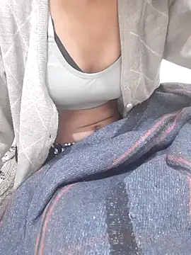 Royal Gril online show from February 9, 8:18 pm