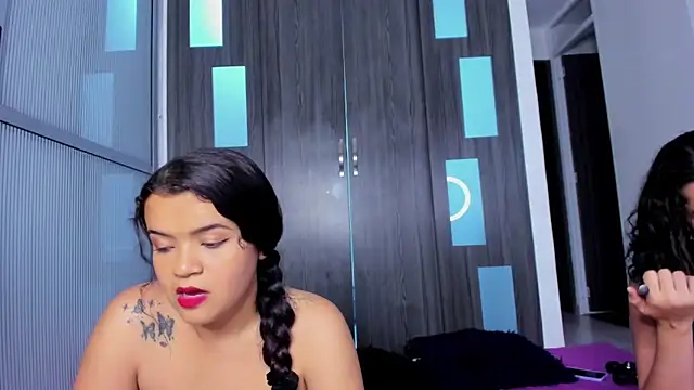 Snapshot of aisha_rouse chatting on February 12, 3:17 am aisha rouse online show from February 12, 3:17 am