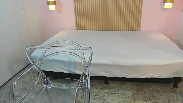 ZoeFox5 online show from January 15, 2:42 pm