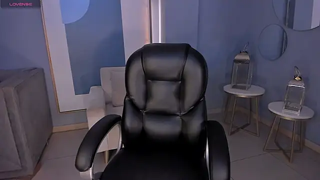 Snapshot of GiannaWatson chatting on June 12, 7:00 pm GiannaWatson online show from June 12, 7:00 pm