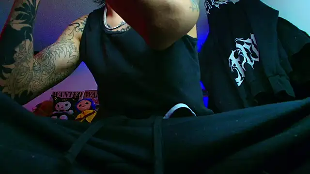 Snapshot of Anhony_Muscle chatting on June 4, 6:23 pm Anhony Muscle online show from June 4, 6:23 pm
