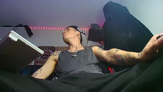 Anhony Muscle online show from April 10, 9:44 pm