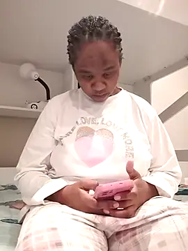 Snapshot of princess-boobz chatting on July 11, 7:36 pm princess-boobz online show from July 11, 7:36 pm