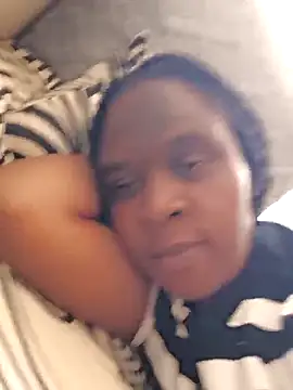 Snapshot of princess-boobz chatting on February 20, 10:17 am princess-boobz online show from February 20, 10:17 am