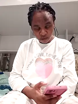 Snapshot of princess-boobz chatting on June 10, 9:49 pm princess-boobz online show from June 10, 9:49 pm