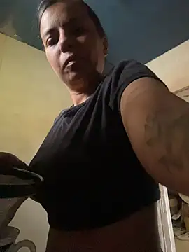 cinthia2011 online show from February 23, 6:30 pm