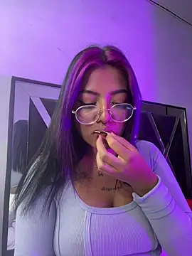 queen of you heart online show from March 11, 9:53 pm