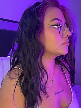 queen of you heart online show from March 3, 10:06 pm