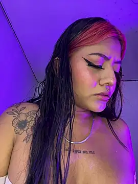 queen of you heart online show from August 9, 4:02 pm