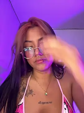 queen of you heart online show from June 19, 3:51 pm