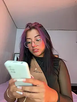 queen of you heart online show from January 12, 1:34 am