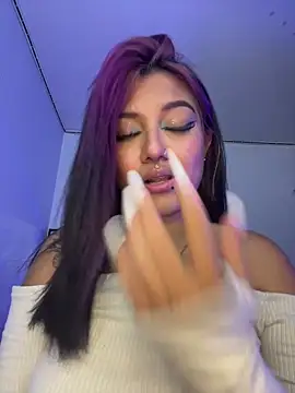 queen of you heart online show from January 14, 2:48 am