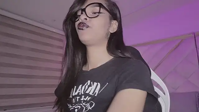 mia gatesvg online show from February 11, 2:55 am