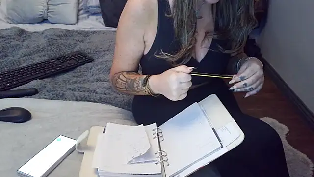 ScottishIvy online show from April 22, 2:13 pm