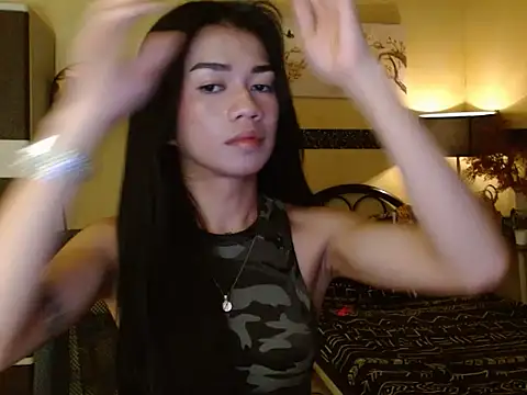 Snapshot of EnviousMaddie chatting on May 24, 7:36 pm EnviousMaddie online show from May 24, 7:36 pm