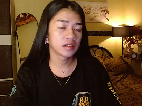 Snapshot of EnviousMaddie chatting on April 23, 5:47 pm EnviousMaddie online show from April 23, 5:47 pm