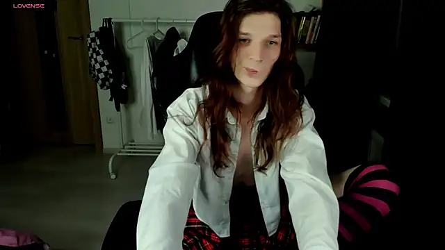 iceseeker2 online show from March 14, 9:43 pm