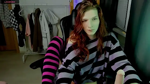 iceseeker2 online show from April 15, 7:18 pm