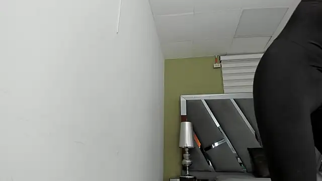 Snapshot of Atenea_sexxx chatting on July 8, 4:13 am Atenea sexxx online show from July 8, 4:13 am