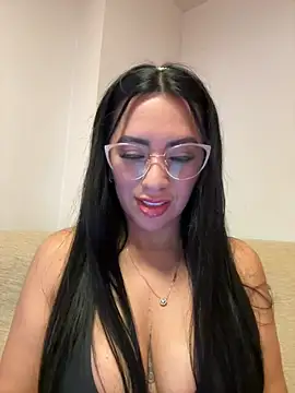 nataliia queen  online show from April 24, 11:29 pm
