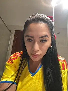 nataliia queen  online show from June 18, 12:31 am
