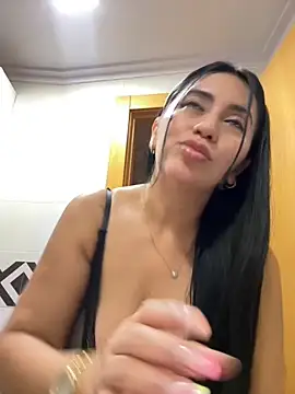 nataliia queen  online show from June 10, 12:45 am