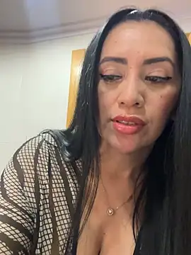 nataliia queen  online show from April 10, 8:49 pm