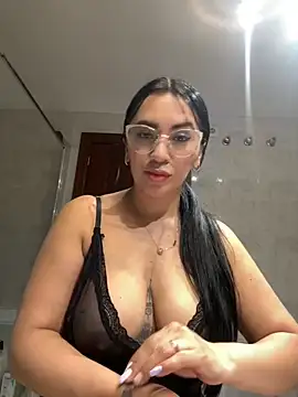 nataliia queen  online show from May 20, 11:35 pm