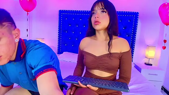 Vero and stive online show from February 11, 7:03 pm