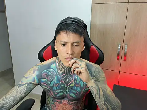 Chrissblack online show from March 31, 4:14 am