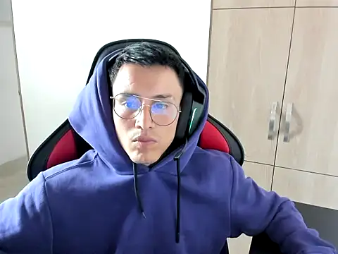 Chrissblack online show from March 28, 10:33 pm