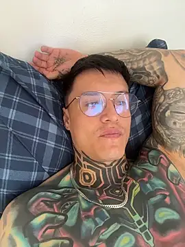 Chrissblack online show from March 30, 4:08 pm