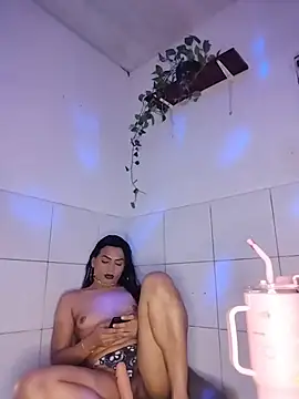 Snapshot of Jade-Morena-Transex-ON chatting on June 20, 3:11 am Jade-Morena-Transex-ON online show from June 20, 3:11 am