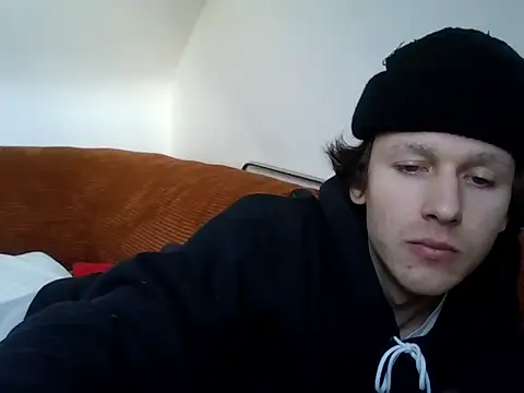 Snapshot of hangskater89 chatting on January 16, 1:37 pm hangskater89 online show from January 16, 1:37 pm